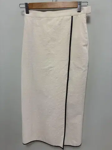 아이보리 랩 스커트 타이트 스커트