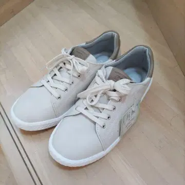 Pansy Sports 항균 베이지 스니커즈