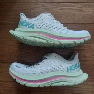 HOKA 러닝화 KAWANA 화이트/민트/핑크