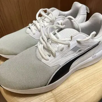새상품급 푸마 27.0 PUMA NRGY 랩처 러닝화