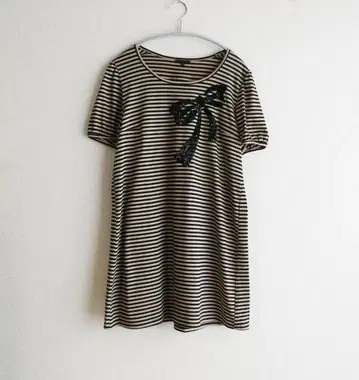 TO BE CHIC 스팽글 리본 보더 반팔 튜닉