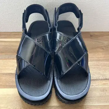 샤카 에나멜 샌들 24.0