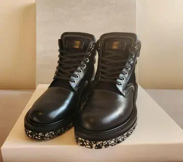 JIMMY CHOO 블랙 가죽 통굽 부츠 남성용