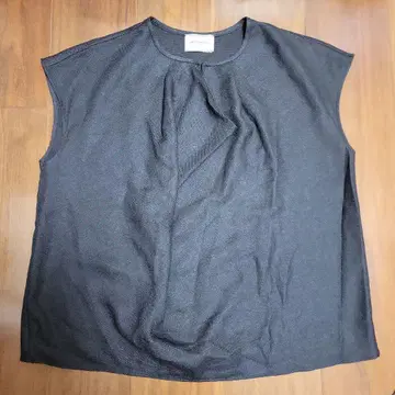 UNITED ARROWS 슬리브리스 탑 블랙