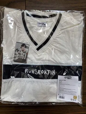 #RUNSEOKJIN_EP.TOUR in JAPAN V넥 셔츠 화이트