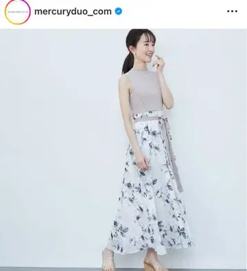 슬리브리스 꽃무늬 롱 원피스