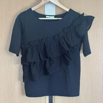 INDEX 프릴이 달린 블랙 티셔츠 (M)