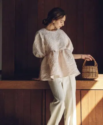 OHGA 플라워 자카드 블라우스 핑크