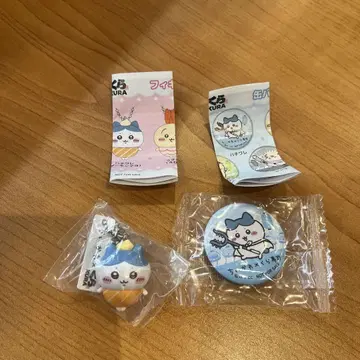 치이카와 쿠라스시 콜라보 굿즈 세트 하치와레 피규어 & 캔뱃지