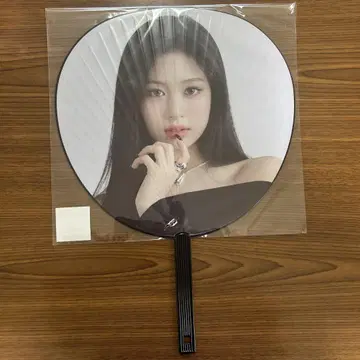 AHYEON BABYMONSTER 부채
