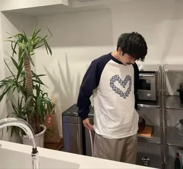araki 래글런 롱 슬리브 티셔츠