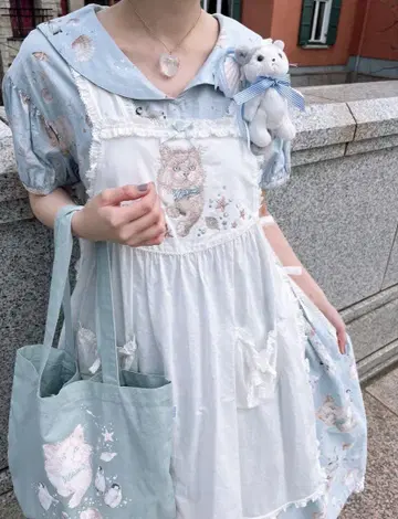 잔물결과 고양이 라이트 블루 미디 원피스