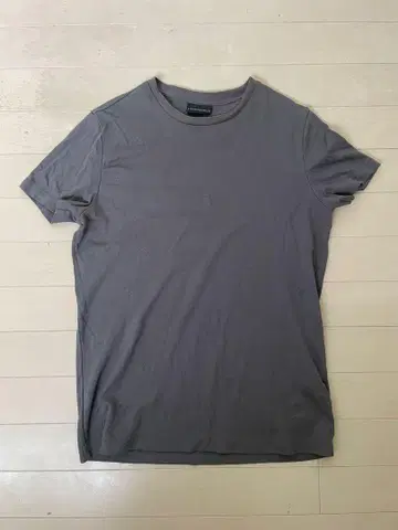 엠포리오 아르마니 EMPORIO ARMANI 티셔츠 그레이 로고 자수