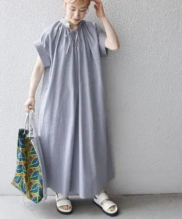라벤더색 원피스