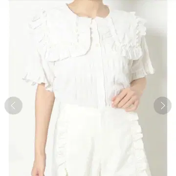 메리 제니 빅 프릴 칼라 블라우스