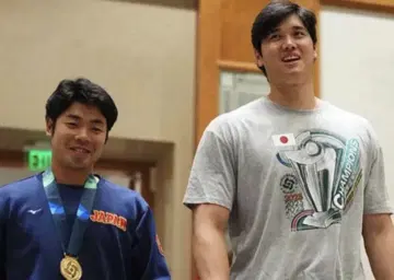 WBC 일본 팀 우승 공식 티셔츠 L 사이즈 그레이