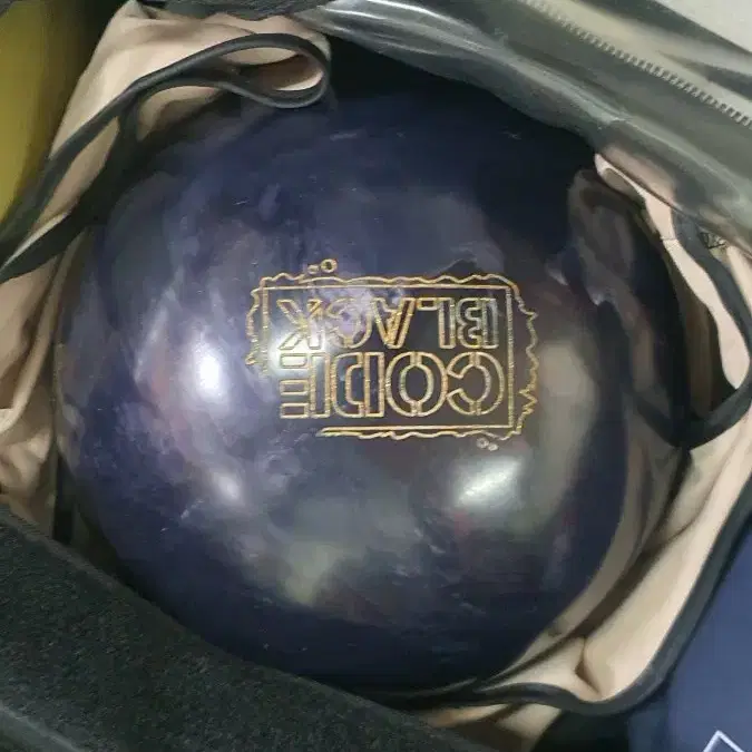 Bowling ball, left-handed, 15 lbs on Bunjang Global Site.