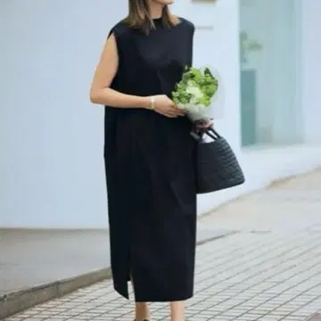 SLOANE / 슬로언 턱 숄더 원피스 네이비 사이즈 1