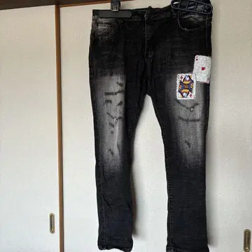 데미지 가공 슬림핏 데님 팬츠