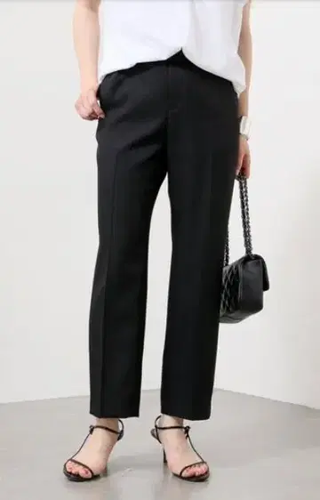 택 포함 새상품 두지엠 클라세 Cropped 팬츠 (BLACK) 36