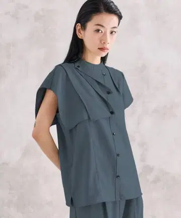 라이트 린넨 블라우스 블루