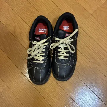 Camper Twins 블랙 가죽 스니커즈
