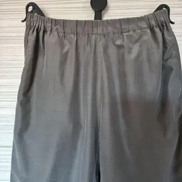 요건 레일 면 실크 그레이 루즈핏 팬츠 바바구리