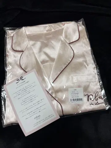 ruba de chouch 핑크 새틴 파자마 F 사이즈