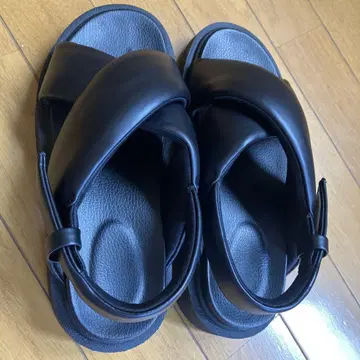 유니클로 블랙 통굽 샌들 통굽 M (23.5~24.0cm)