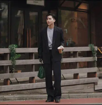 [보정 있음] Apartment Three 슬랙스 그레이 사이즈 1