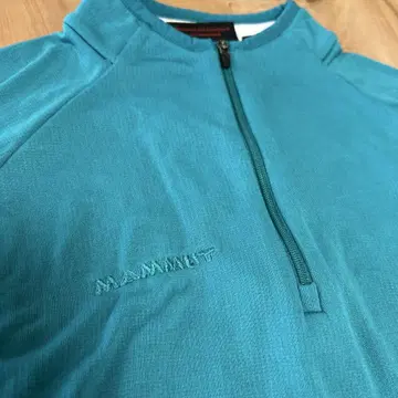 Mammut 하프 지퍼 티셔츠 사이즈 M