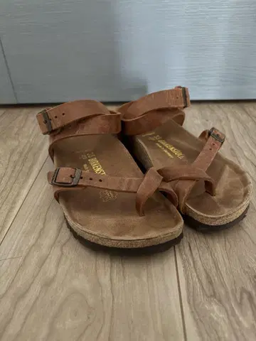 버켄스탁 앤티크 가죽 샌들 35