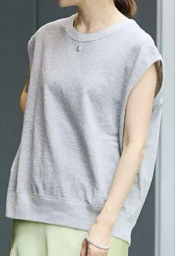 이에나 IENA 하이 게이지 쭈리 슬리브리스 풀오버
