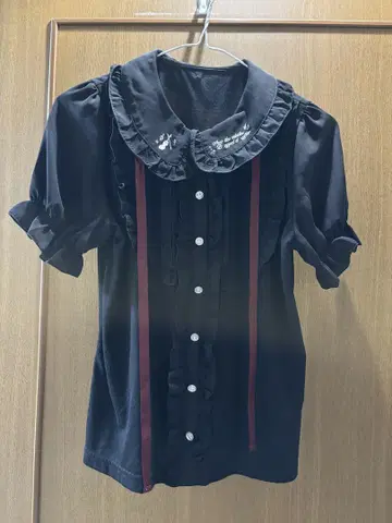 엑시즈팜 블랙 프릴 블라우스 M 사이즈