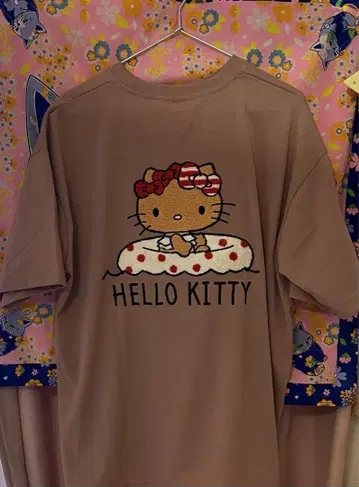 HELLO KITTY 핑크 베이지 T셔츠 시마무라 사이즈 L