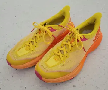 호카 HOKA 스비드 고트 5 여성용 24.5cm