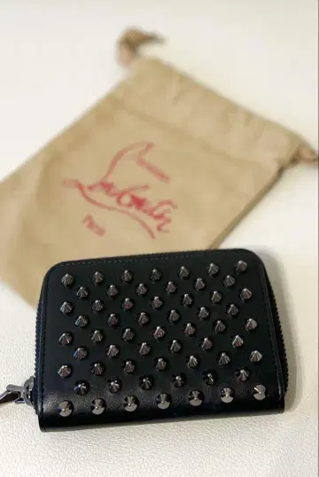 Christian Louboutin 스터드 코인 케이스