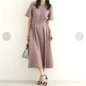 내추럴 뷰티 베이직 턱 플레어 원피스