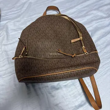 MICHAEL KORS 브라운 백팩