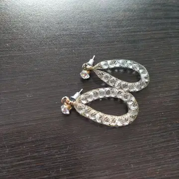 크리스탈 타원형 귀걸이