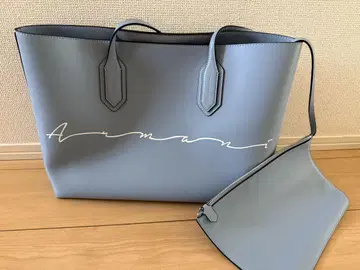 Armani 라이트 블루 토트백 파우치 포함