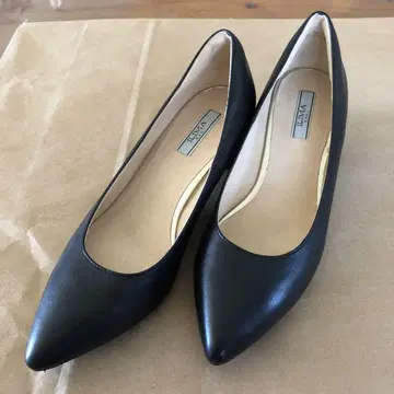 이리마 ILIMA 블랙 펌프스 22.5 검정