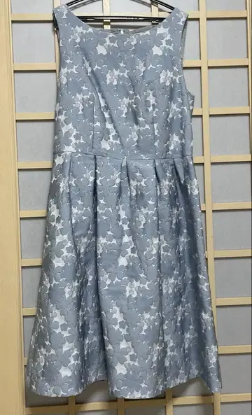 내추럴 뷰티 11호 슬리브리스 스카이블루 꽃무늬^ ^