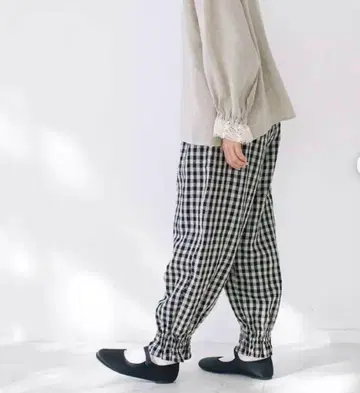 sm2 kazumi 미사용 밑단 프릴 팬츠