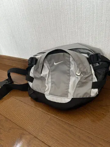 Nike 바디백 그레이