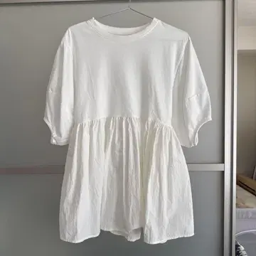 reca 퍼프 슬리브 페플럼 풀오버