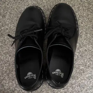 Dr. Martens 화이트 스티치 3홀 UK7