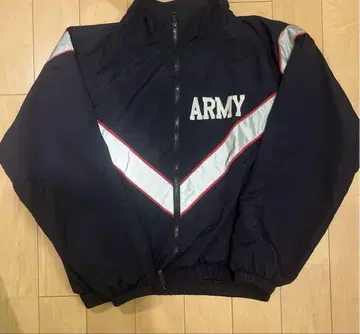 IPFU ARMY 네이비 카미야 요한 착용