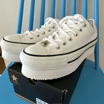 CONVERSE 통굽 화이트 스니커즈