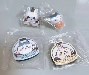 치이카와 쿠라스시 콜라보 키링 하치와레 토끼 모몽가